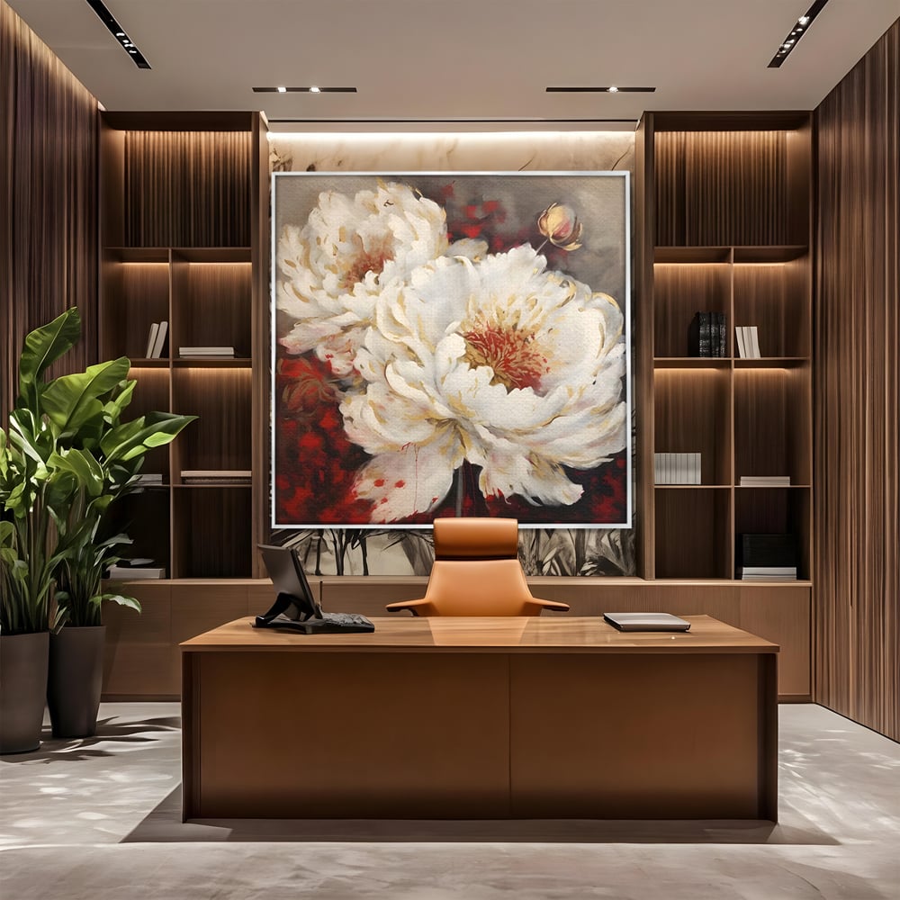 Tablou canvas cu tablou canvas cu bujori albi, in rama de aluminiu argintiu, pe perete intr-un birou